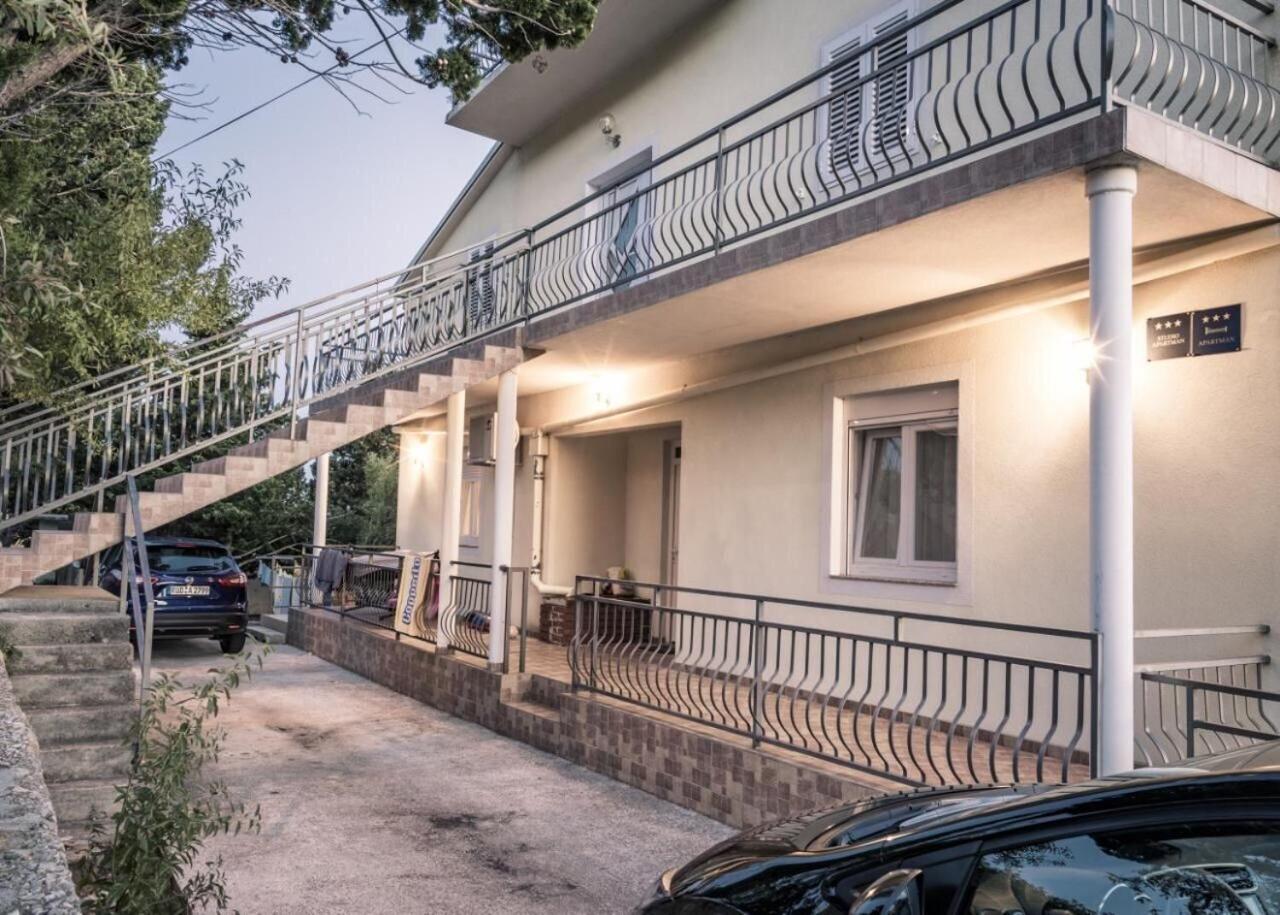 Apartments Domagoj - On The Beach Lukovo Šugarje Esterno foto